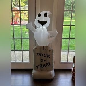 Inflatable Ghosts Tombstones Decoration 5Ft LED